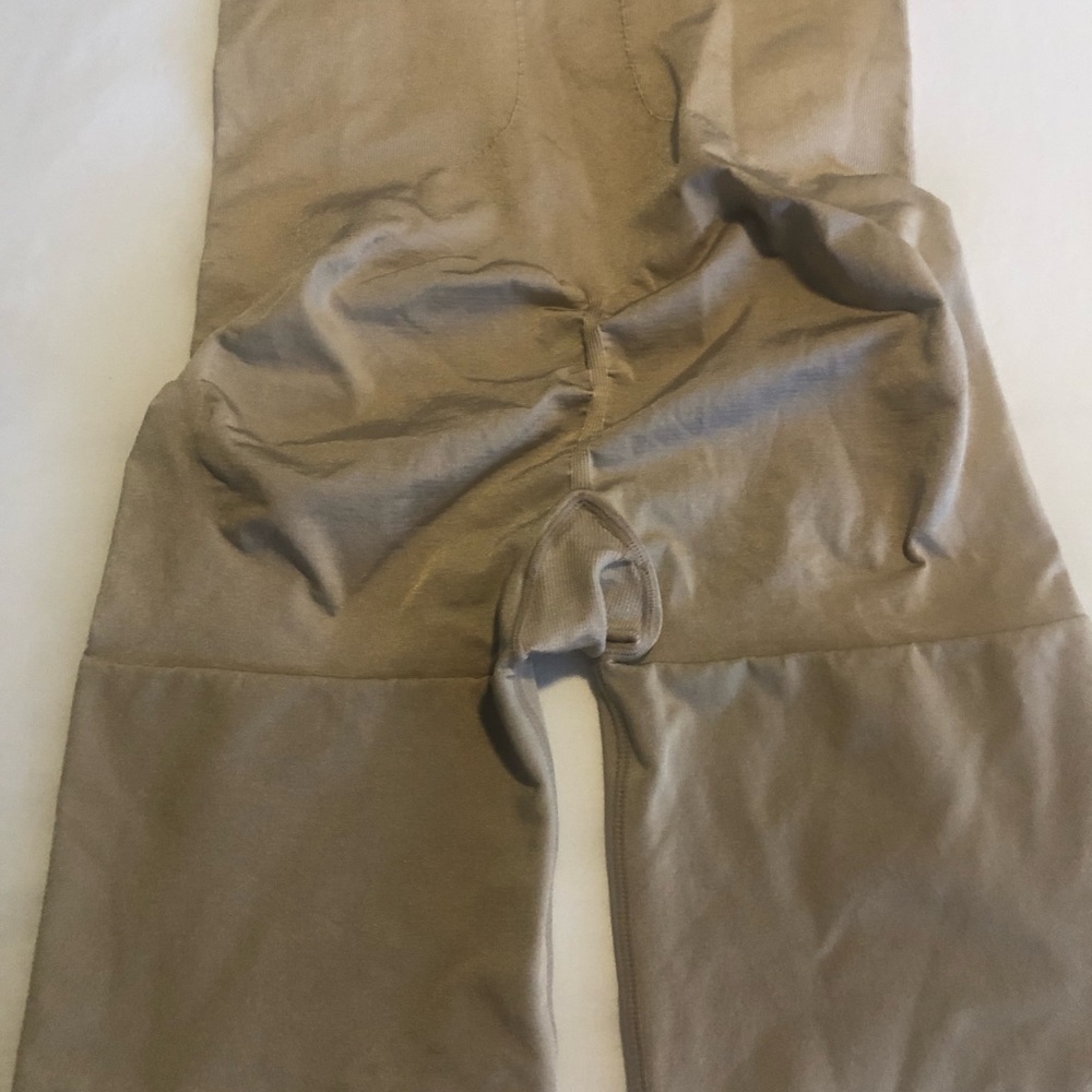 SPANX Gold Shapewear Intimates - Picture 3 of 5